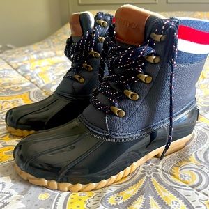 ✨❄️Náutica duck winter boots✨❄️ perfect for winter weather!!  (NO BOX)